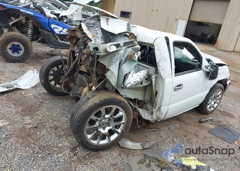 2000 GMC Sierra 1500 Sl z USA, uszkodzony, nr VIN 1GTEC14W2YZ195091